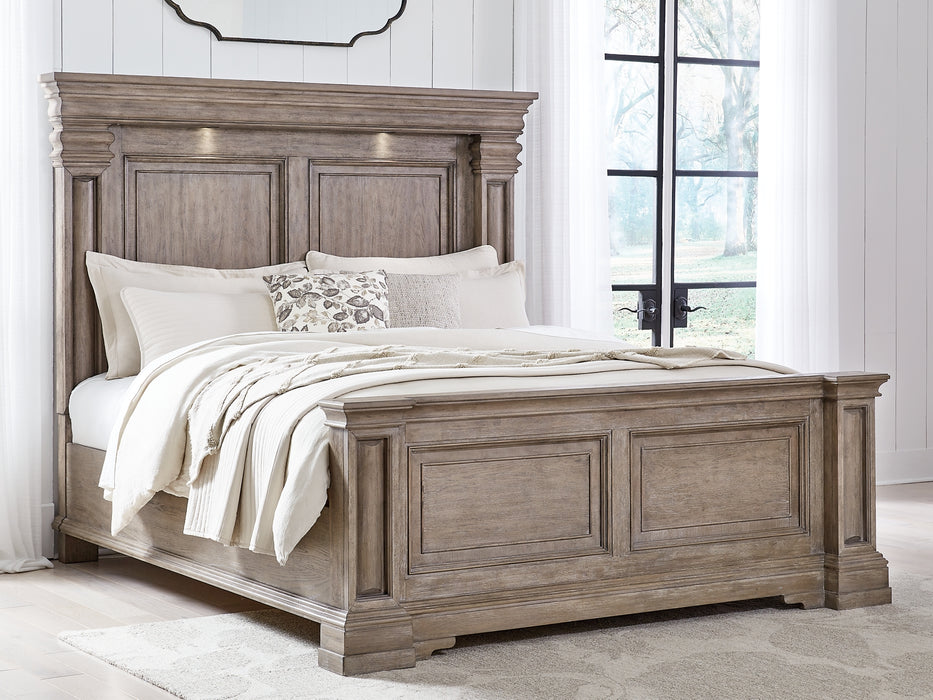 Blairhurst California King Panel Bed with Dresser
